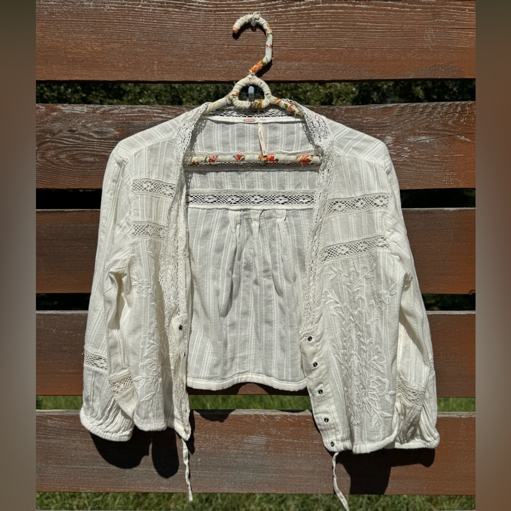 Free People White Embroidered Cropped Peasant Top Small - Picture 8 of 11